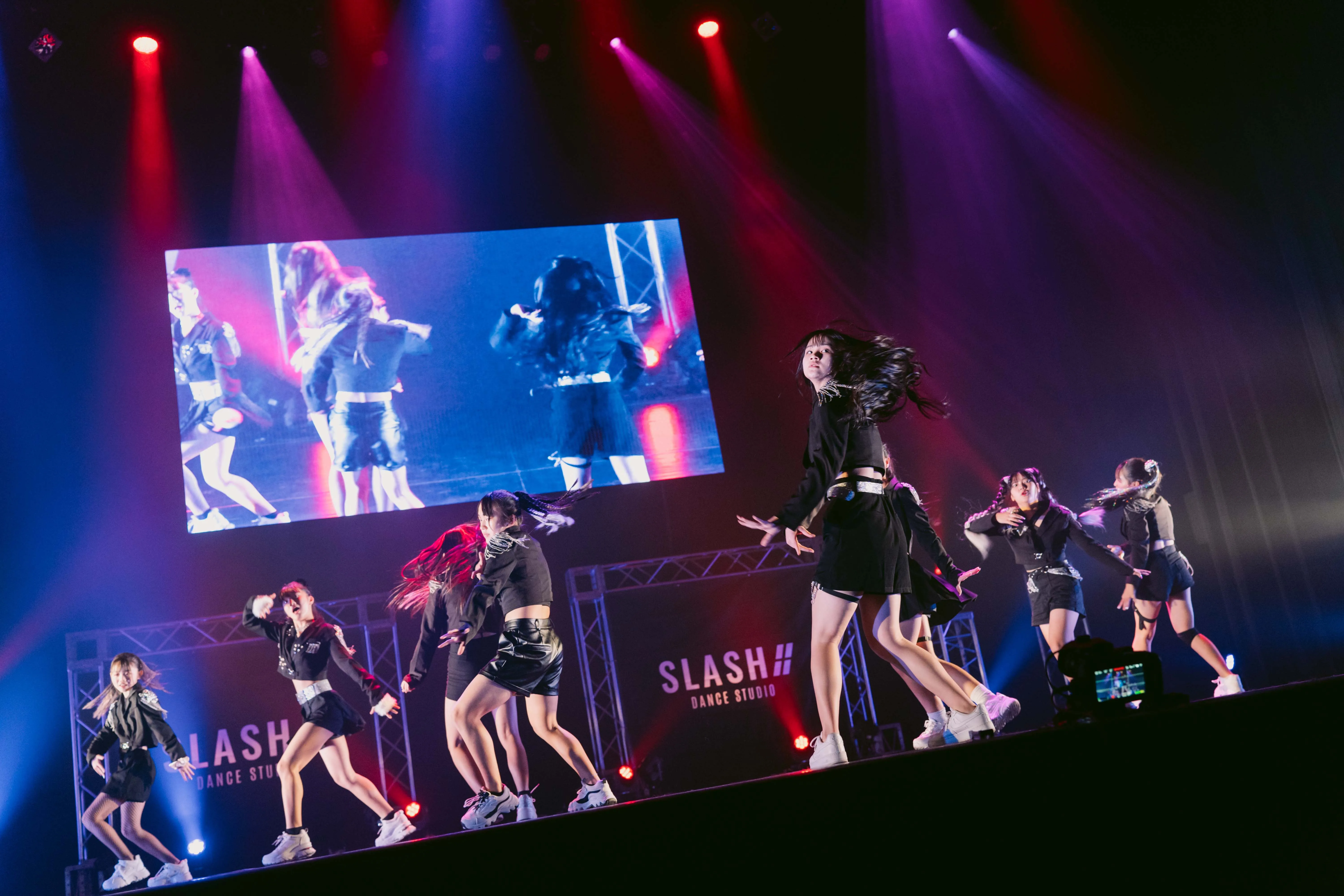 インストラクター | SLASH DANCE STUDIO